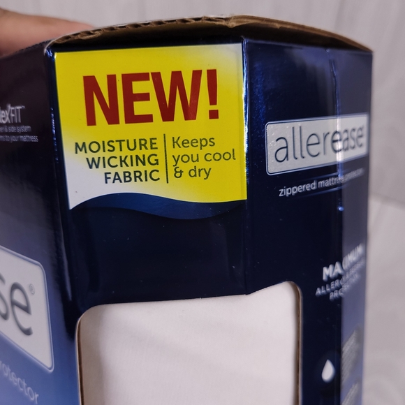 Allerease Maximum Mattress Protector White - Picture 5 of 8